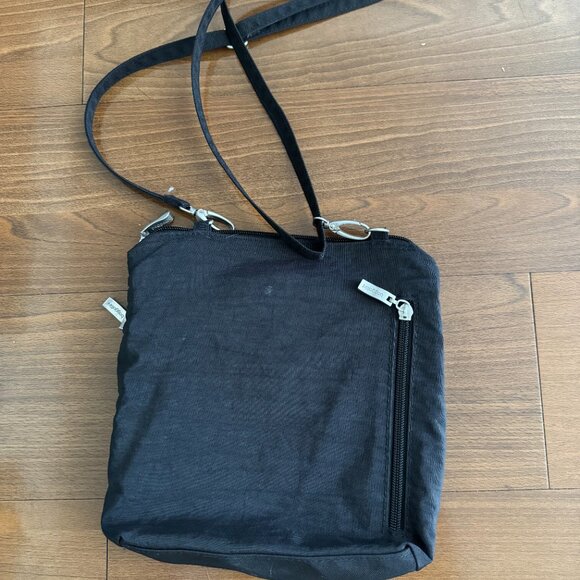 Baggallini Black Crossbody Travel Bag - Picture 3 of 3